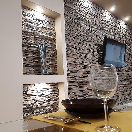Woodstone Apartment Ploiesti Bagian luar foto