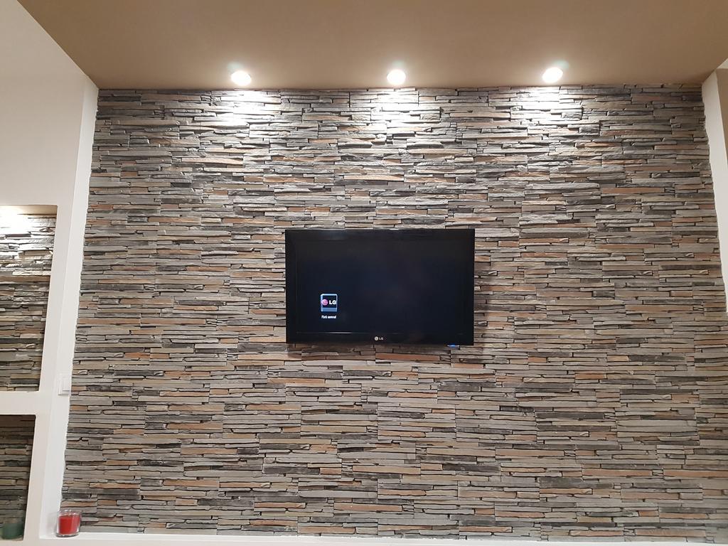 Woodstone Apartment Ploiesti Bagian luar foto