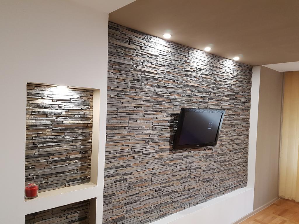Woodstone Apartment Ploiesti Bagian luar foto