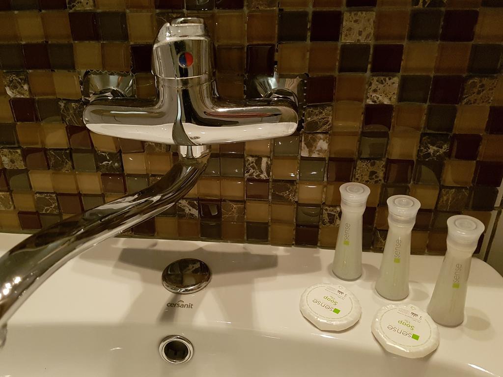 Woodstone Apartment Ploiesti Bagian luar foto