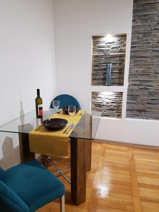 Woodstone Apartment Ploiesti Bagian luar foto